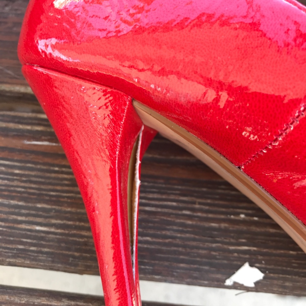 Red Heels - Picture 4 of 5